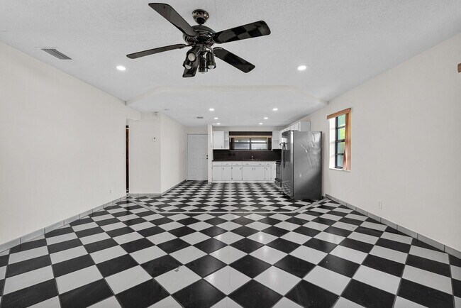 Foto del edificio - 75 NW 41st St
