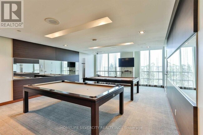 Building Photo - 215 Sherway Gardens Rd