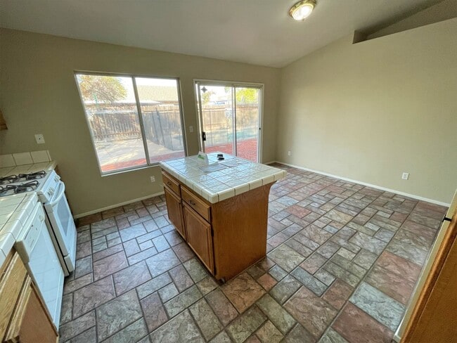 Building Photo - 239 Sterling Grove Dr