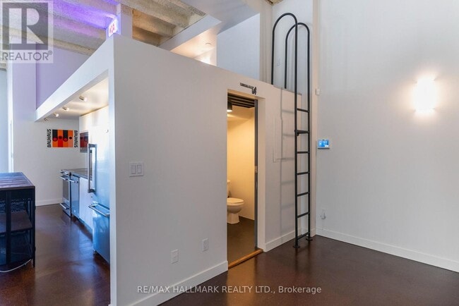 Building Photo - 21 Nassau St