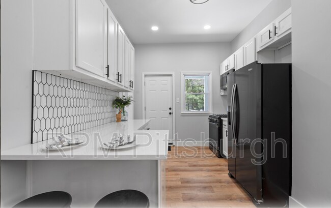 Building Photo - 468 Biddle Ave