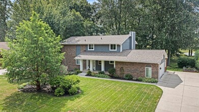 Building Photo - 28905 Creek Bend Dr