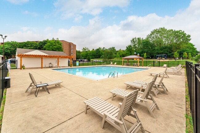 Building Photo - Renova of Brunswick