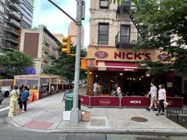 Foto del edificio - 329 E 94th St