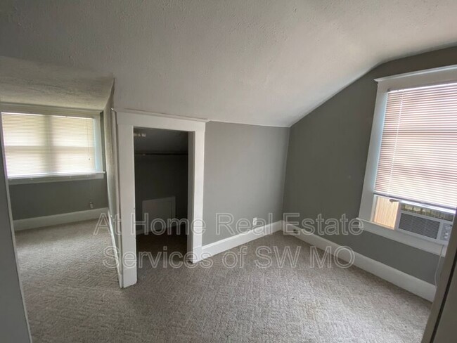 Building Photo - 649 S Main Ave