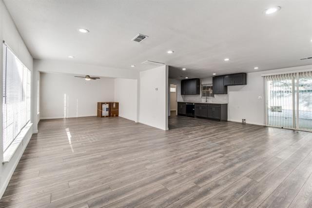 Foto del edificio - 215 W Taylor St