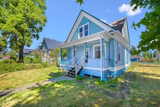 Building Photo - 2324 Cornwall Ave