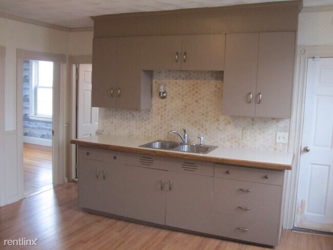 Foto del edificio - 64 Chestnut Hill Ave