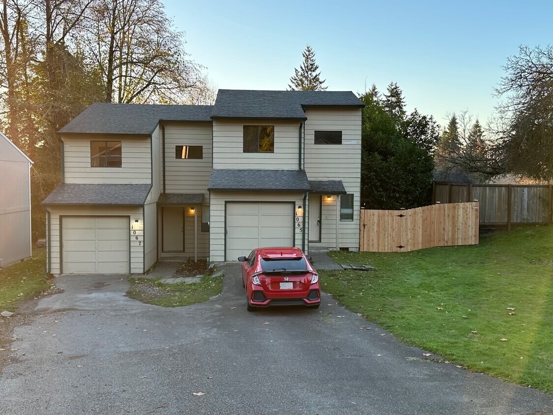 Foto principal - 1065 Lybarger St NE