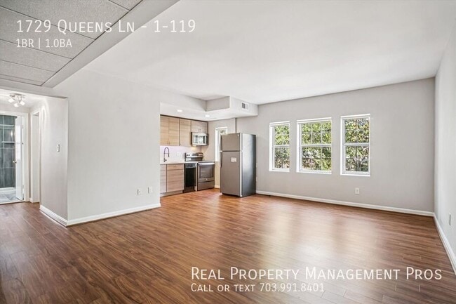 Building Photo - 1729 Queens Ln