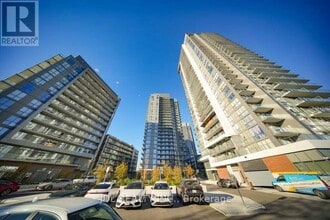 Building Photo - 36 Forest Manor Rd