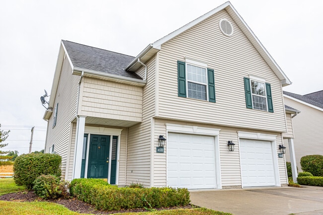 Building Photo - 4532 Picadilly Cir