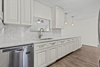 Building Photo - 3705 Misty Cove Ct