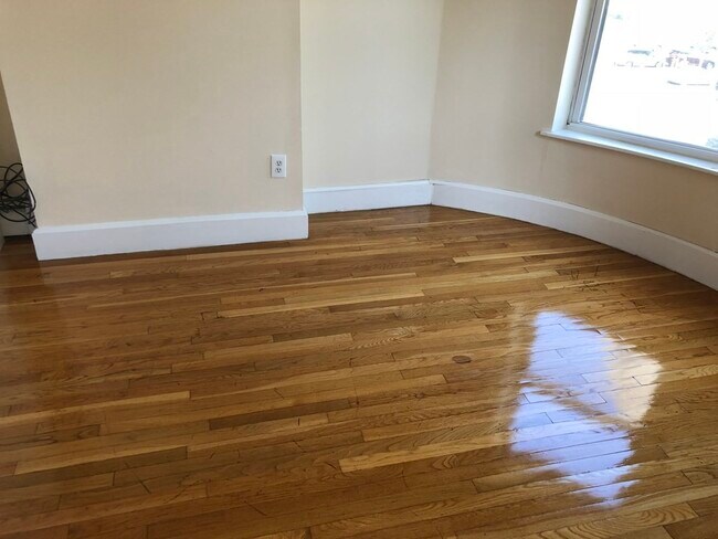 Foto del edificio - 881 Harrison Ave