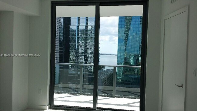 Foto del edificio - 1300 S Miami Ave