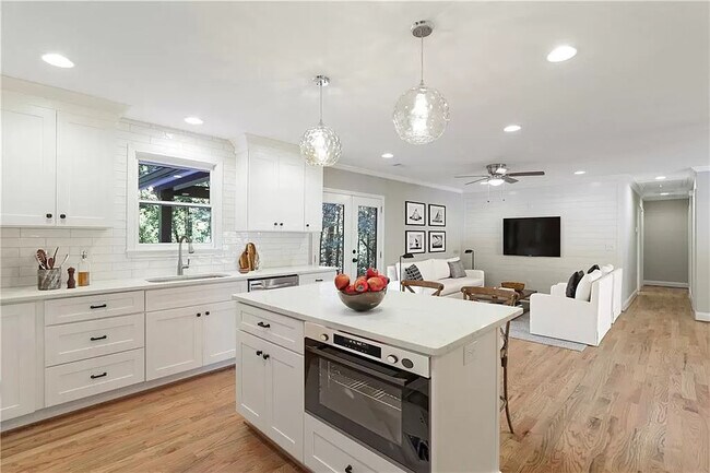 Foto del edificio - 334 Michael Dr