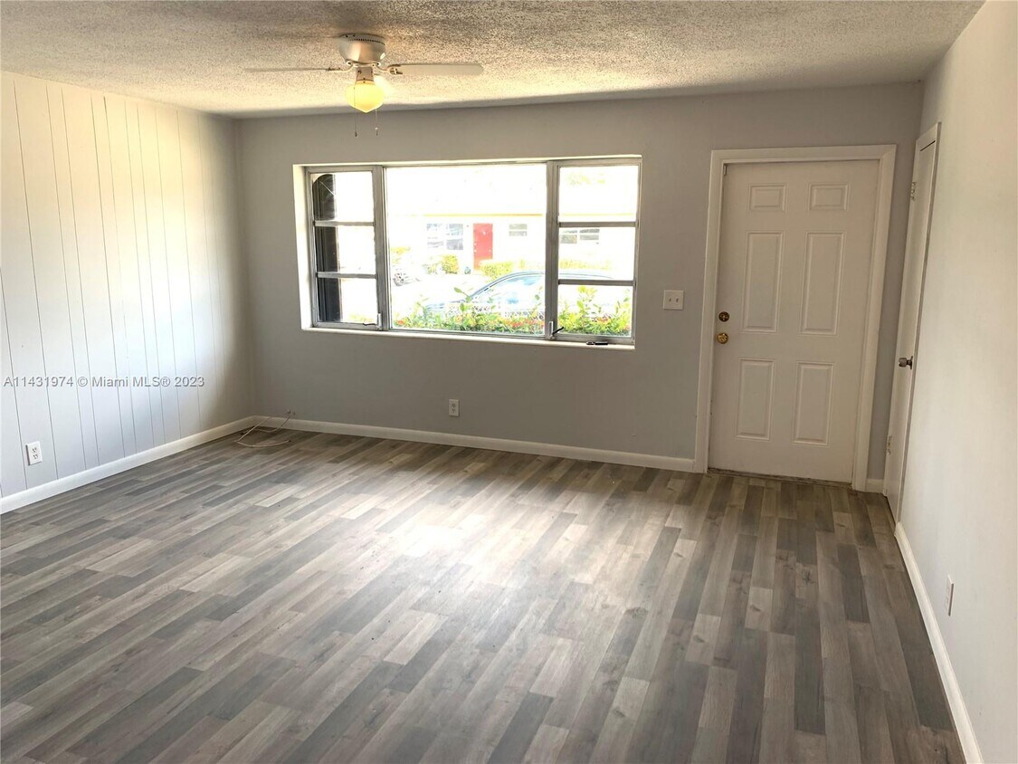 Foto principal - 801 SW 7th St