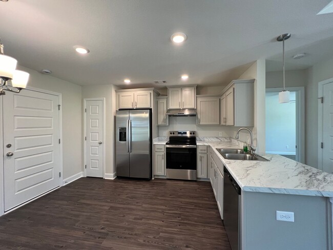 Building Photo - Brand New Home!!