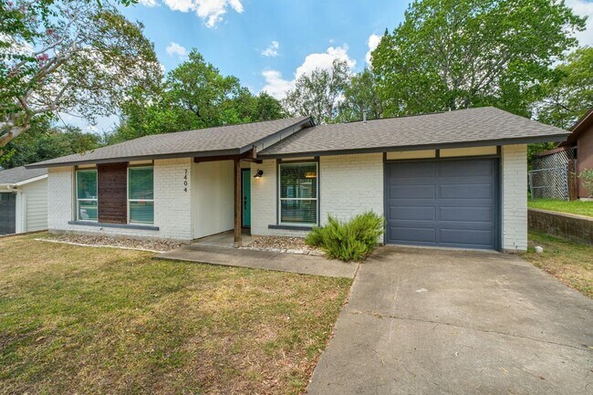 Building Photo - 7404 Lunar Dr