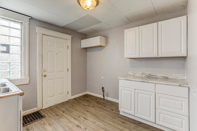 Foto del edificio - 5858 Seneca St