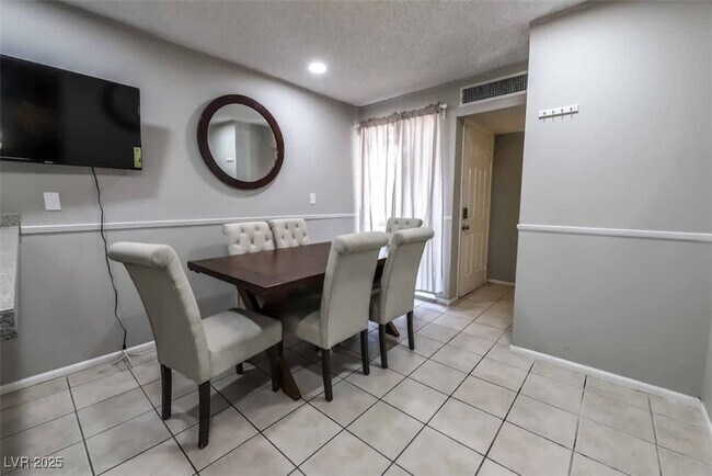 Foto del edificio - 2409 N Bruce St