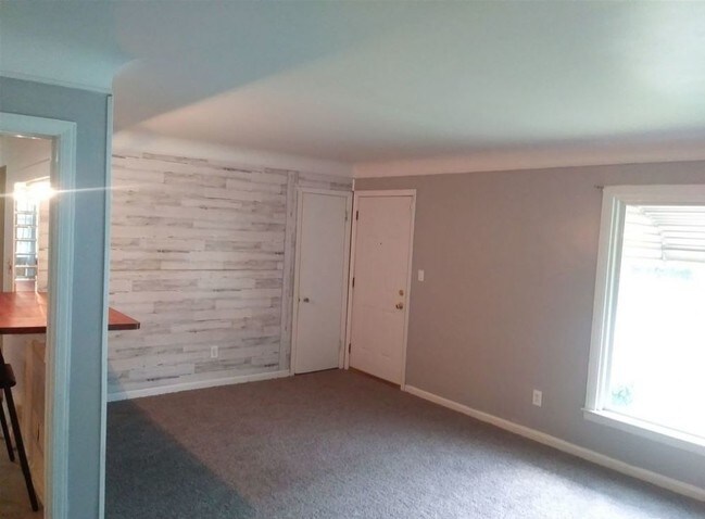 Foto del edificio - 8664 Westwood St