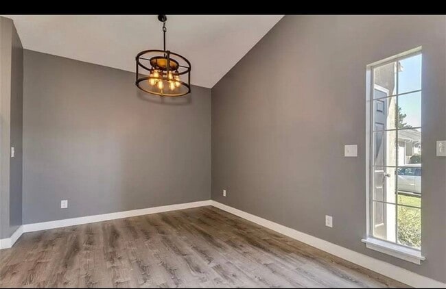 Building Photo - 13 Thornbury