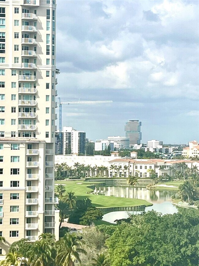 Foto del edificio - 3300 NE 191st St