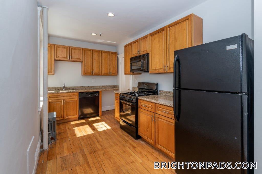 Primary Photo - 286 Chestnut Hill Ave