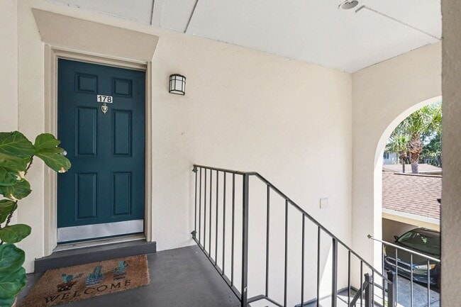 Foto del edificio - 10346 Carrollwood Ln