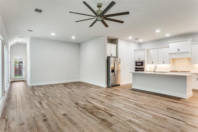 Foto del edificio - 2121 Eastus Ln