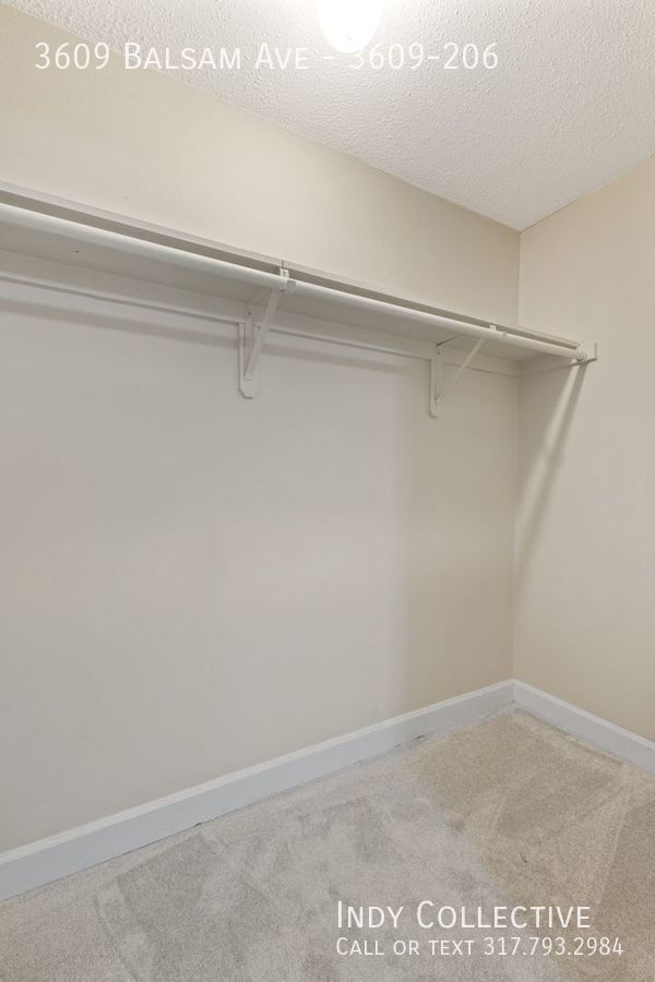 Building Photo - Move In Special: $500 Off First Month!