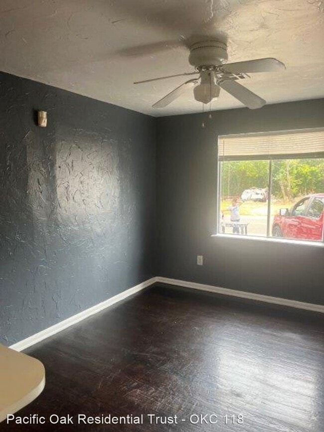 Building Photo - 3 br, 1 bath House - 2443 N Prospect Ave