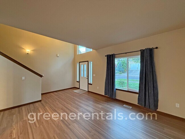 Foto del edificio - 4BR 2.5BA Home on Tumwater Hill