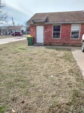 Building Photo - 808 Wilson Rd