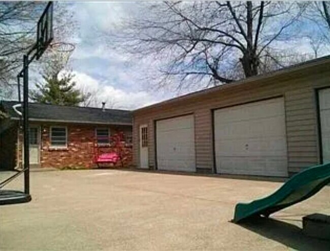 Foto del edificio - 2257 E Eichel Ave