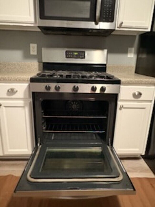 Foto del edificio - 6263 Shell Dr SW