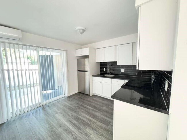 Foto del edificio - 337 SE 23rd Ave