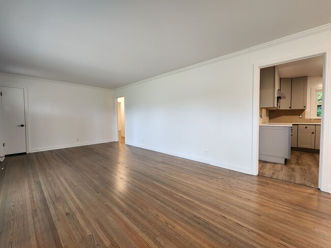 Foto del edificio - 5108 Cornwall Dr