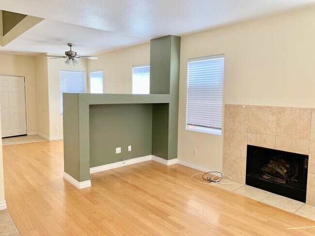 Building Photo - Beautiful Corona Hills 4 Bed, 2.5 Ba