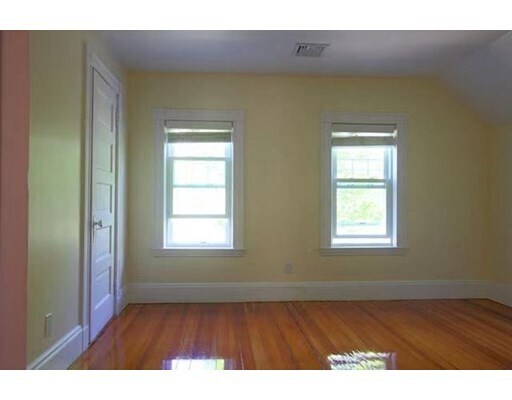 Building Photo - 266 Lake Ave