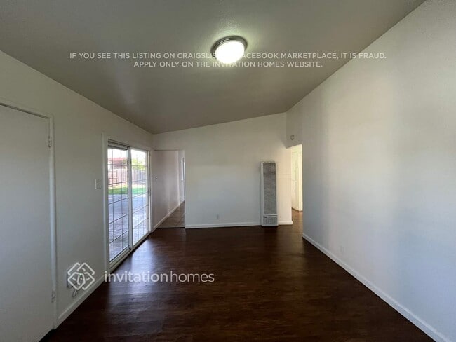 Foto del edificio - 312 Hopkins Dr