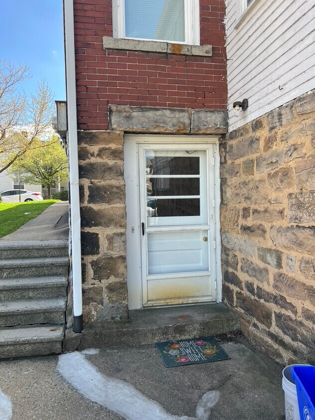 Entry door - 449 Philadelphia St