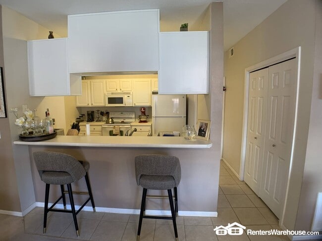 Building Photo - 6255 Beechtree Dr
