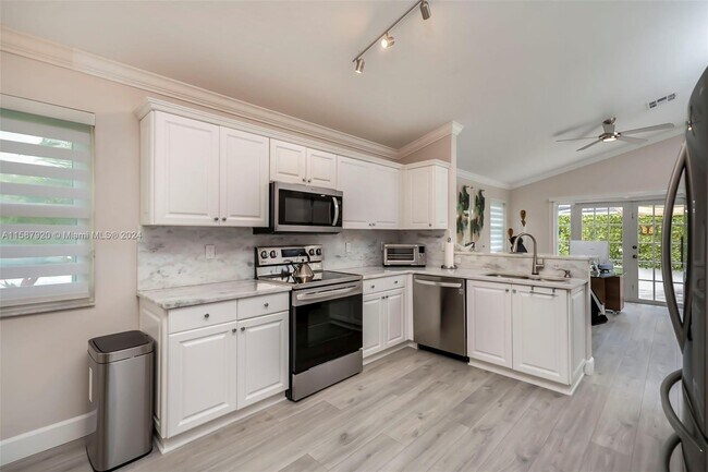 Building Photo - 11030 Harbour Springs Cir