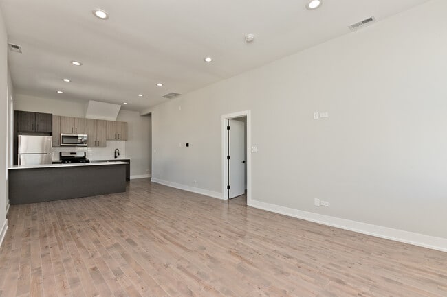 Building Photo - 1926 S May St