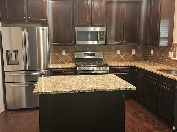 Building Photo - 2892 Dobbs Ct