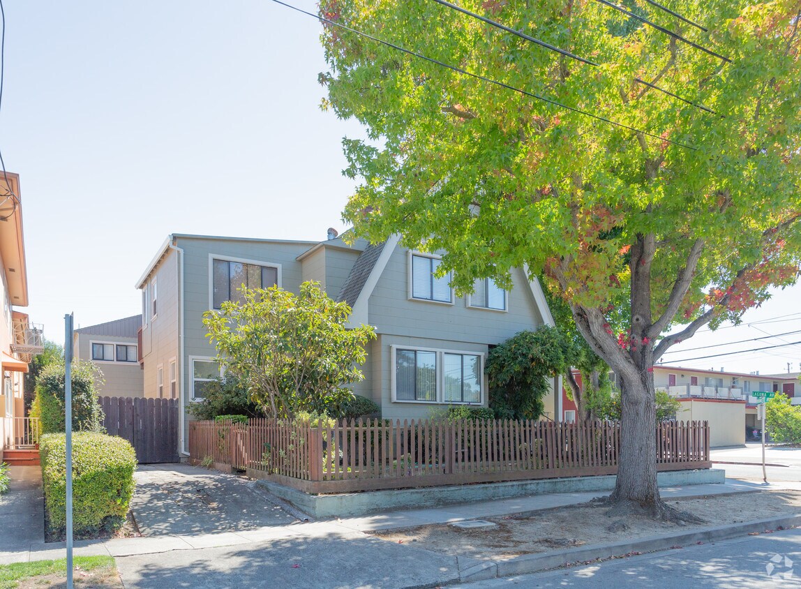 Building Photo - 1135 Rhinette Ave
