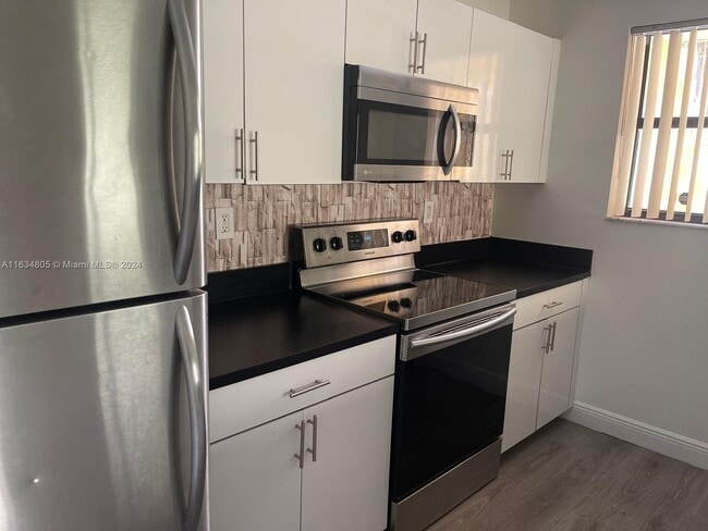 Foto del edificio - 636 NW 114th Ave