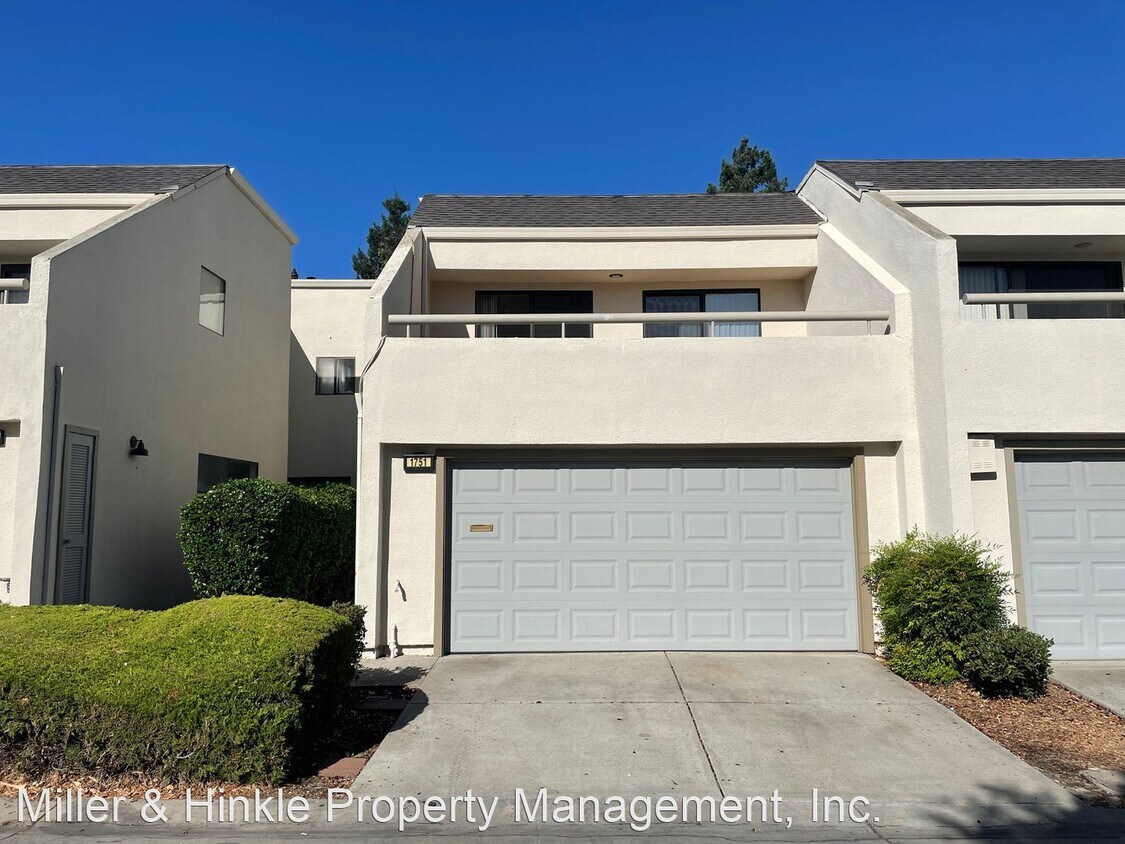 Foto principal - 4 br, 2.5 bath House - 1751 Deer Creek Ct